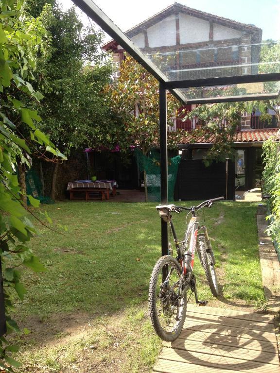 Hostal Auzoa Bera  Εξωτερικό φωτογραφία